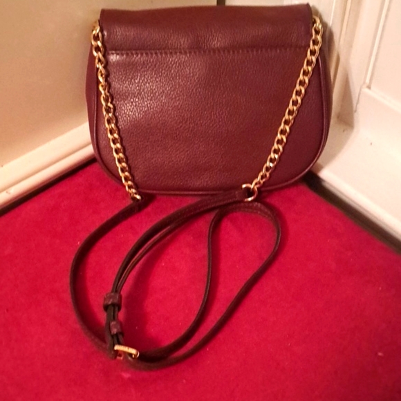 🎆SALE Michael Kors Leather Merlot ( Maroon) Color Crossbody 🥰Like New - Picture 2 of 9
